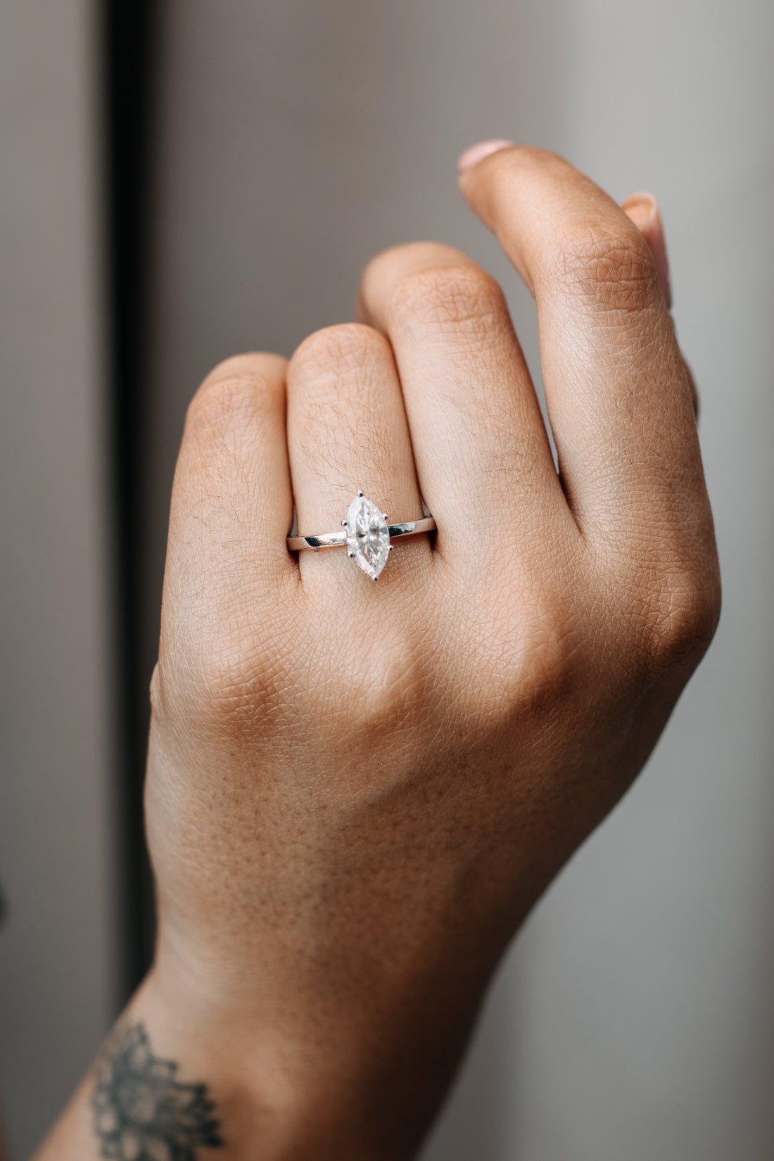 Gold vs. Platinum: Choosing the Best Metal for Your Engagement Ring