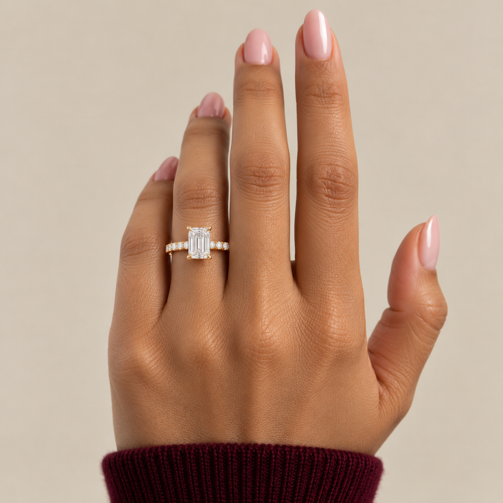 Emerald Diamond, Half Pavé Setting
